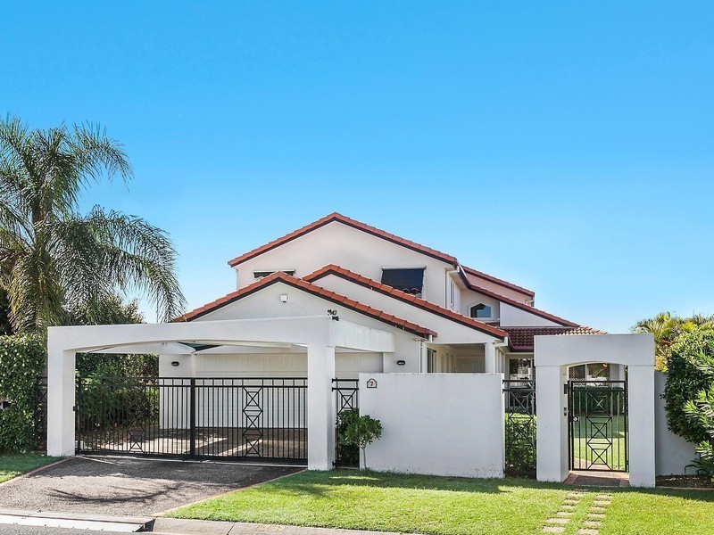 7 Argyle Crescent, Sorrento QLD 4217