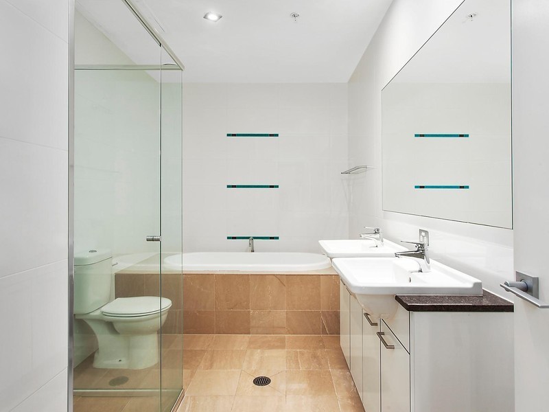 2104/22 Surf Parade, Broadbeach QLD 4218