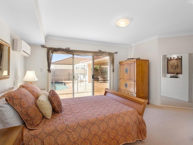 7 Jaeger Way, Benowa Waters QLD 4217