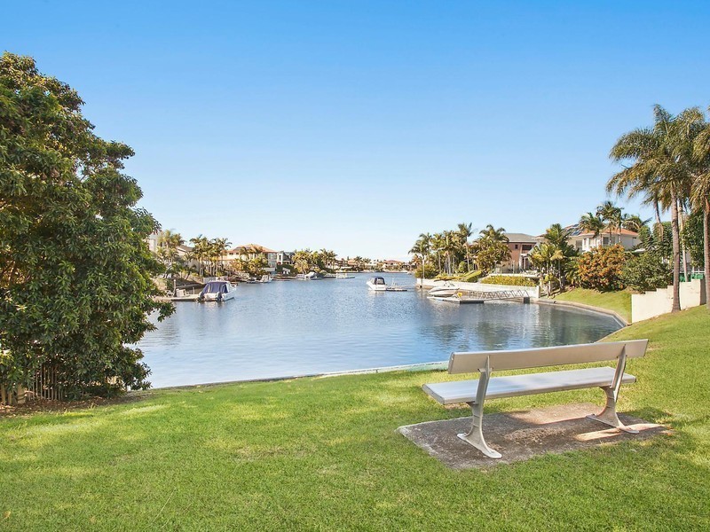 15 Portobello Drive, Mermaid Waters QLD 4218