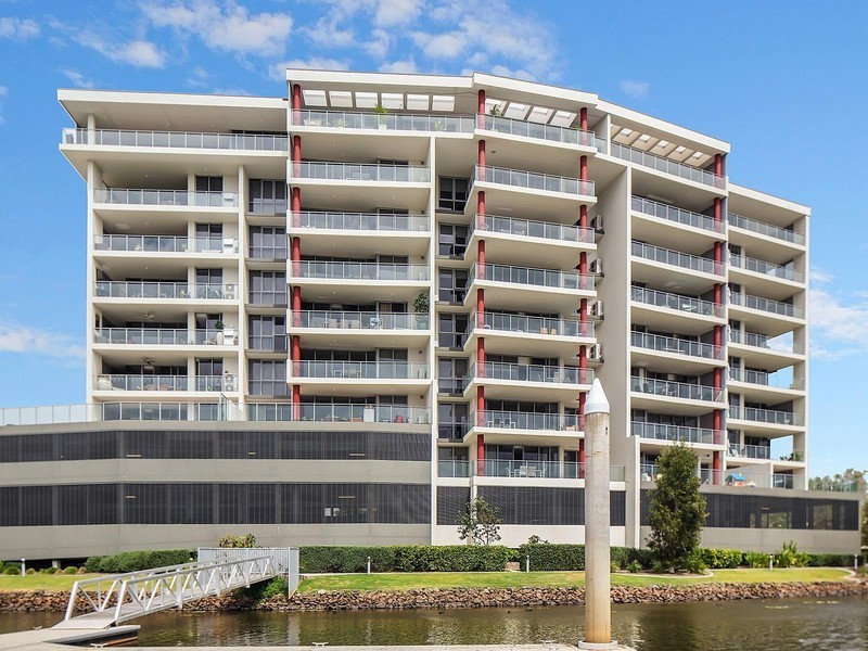 133/135 Lakelands Drive, Merrimac QLD 4226