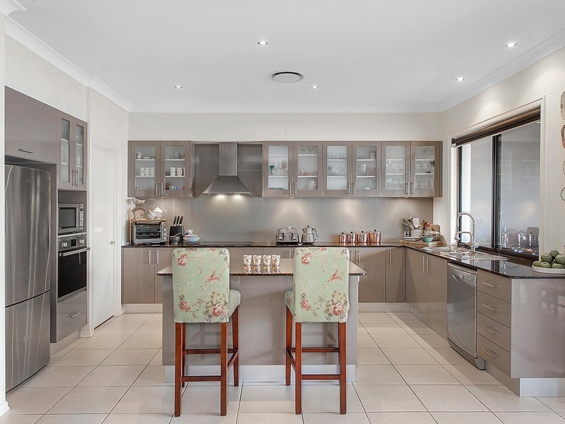 524 Oyster Cove Promenade, Helensvale QLD 4212