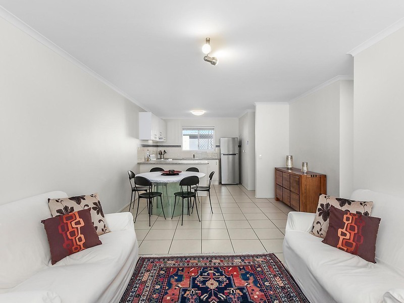 14 Muscovey Avenue, Paradise Point QLD 4216