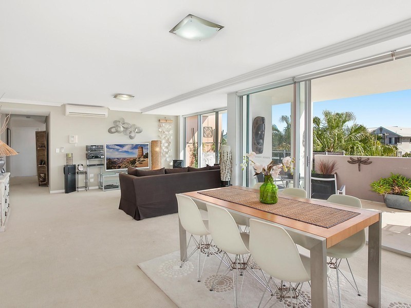 19/53 Darrambal Street, Chevron Island QLD 4217