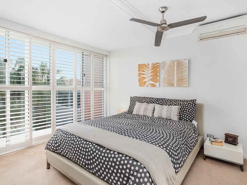 19/53 Darrambal Street, Chevron Island QLD 4217