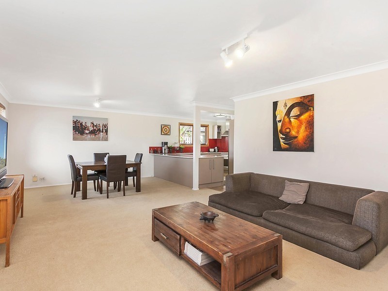 1 Southerly Street, Mermaid Waters QLD 4218