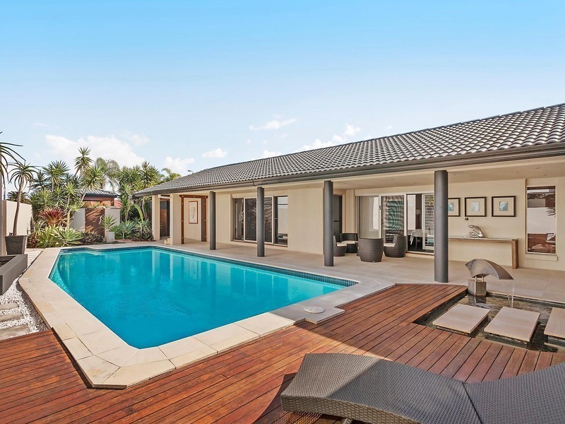 10 Kookaburra Court, Sorrento QLD 4217