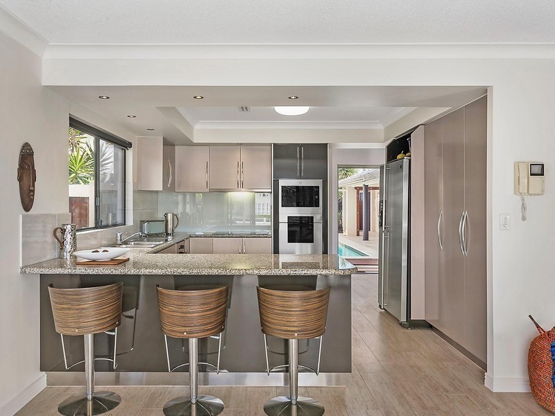 10 Kookaburra Court, Sorrento QLD 4217
