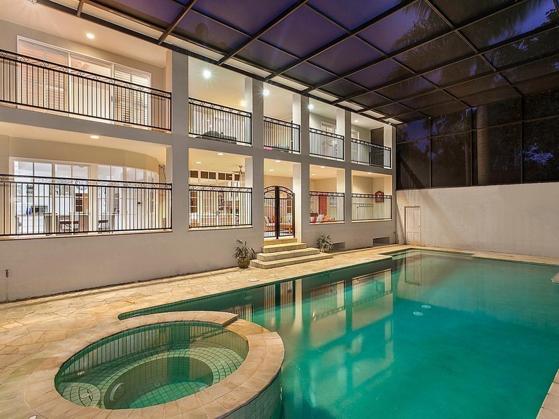 110 Crescent Avenue, Hope Island QLD 4212