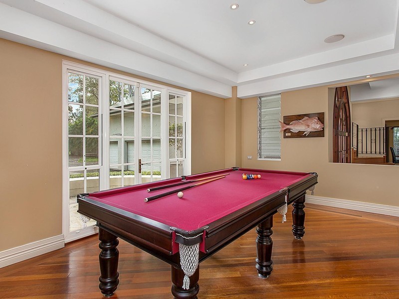 110 Crescent Avenue, Hope Island QLD 4212