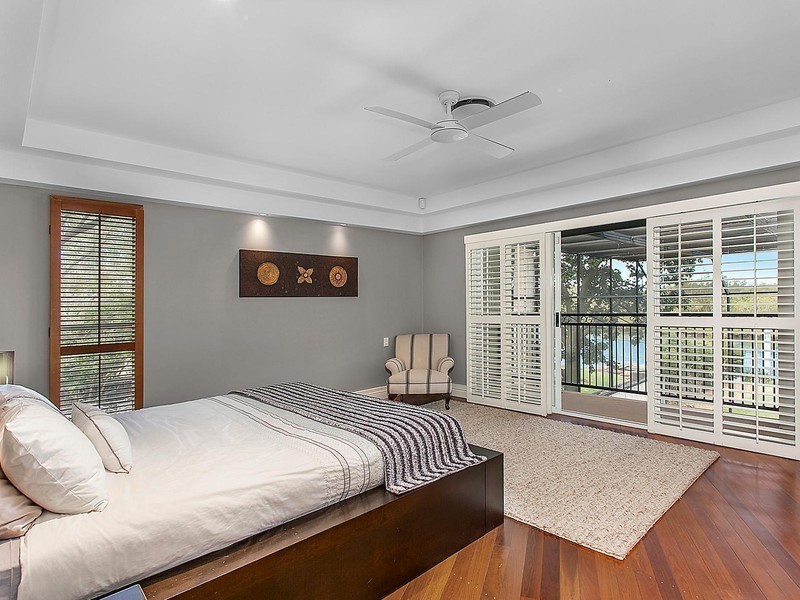 110 Crescent Avenue, Hope Island QLD 4212