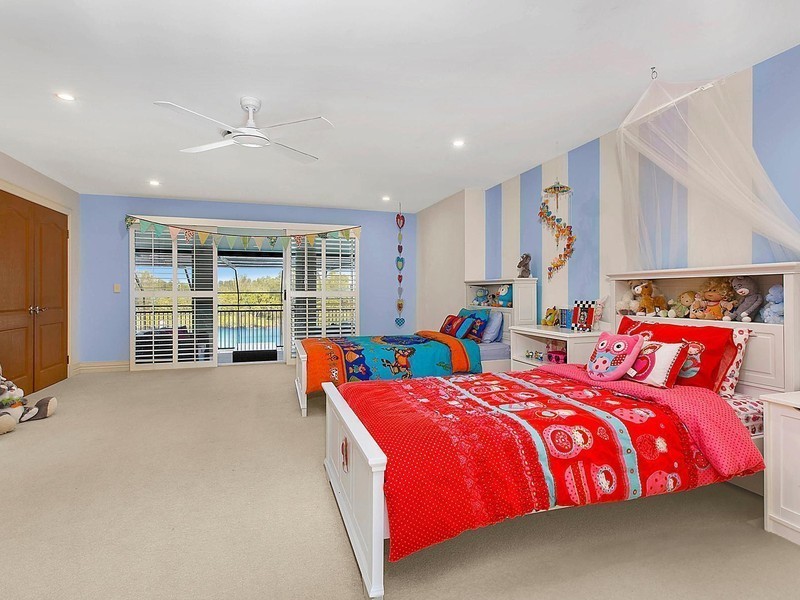 110 Crescent Avenue, Hope Island QLD 4212