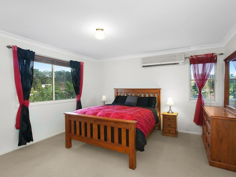 10 Hillgrove Court, Oxenford QLD 4210