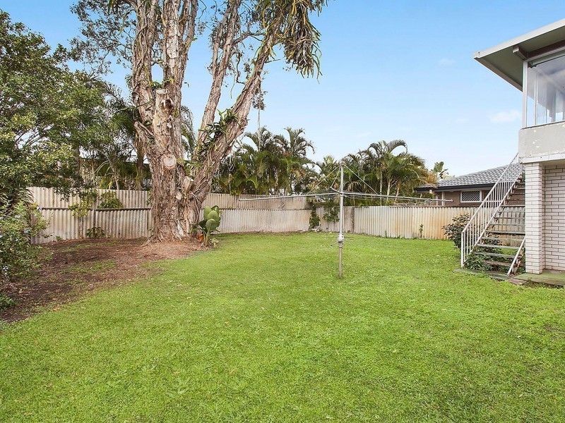 44 Coogeen Street, Sorrento QLD 4217