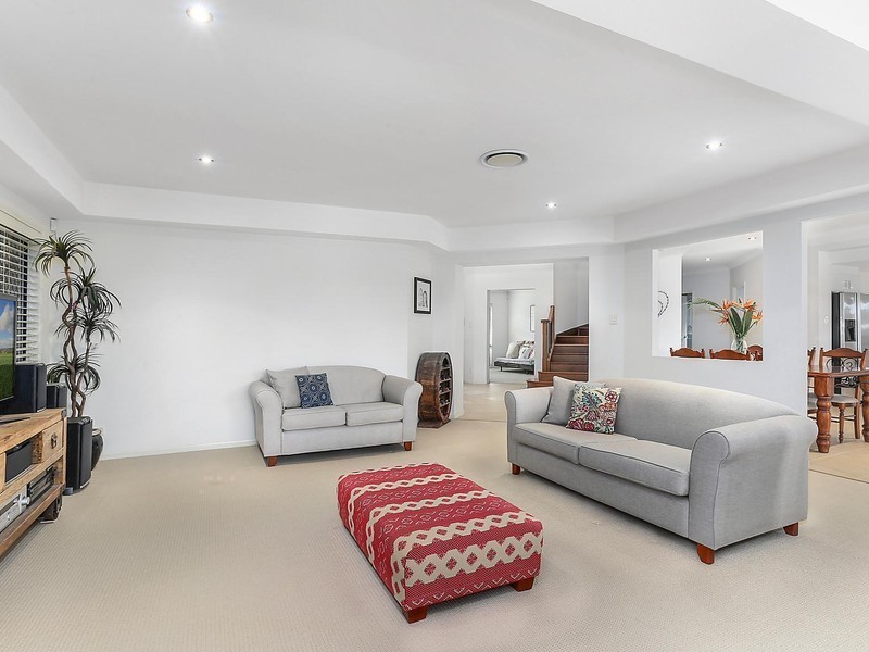 14 North Bank Court, Helensvale QLD 4212