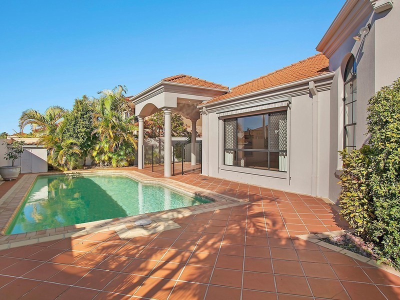 30 Deborah Avenue, Benowa Waters QLD 4217