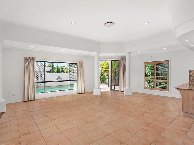 30 Deborah Avenue, Benowa Waters QLD 4217