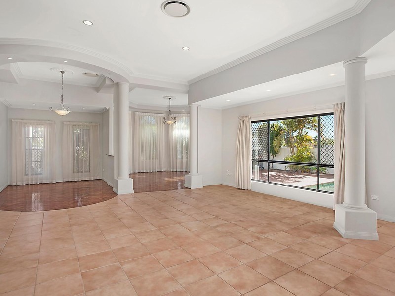 30 Deborah Avenue, Benowa Waters QLD 4217