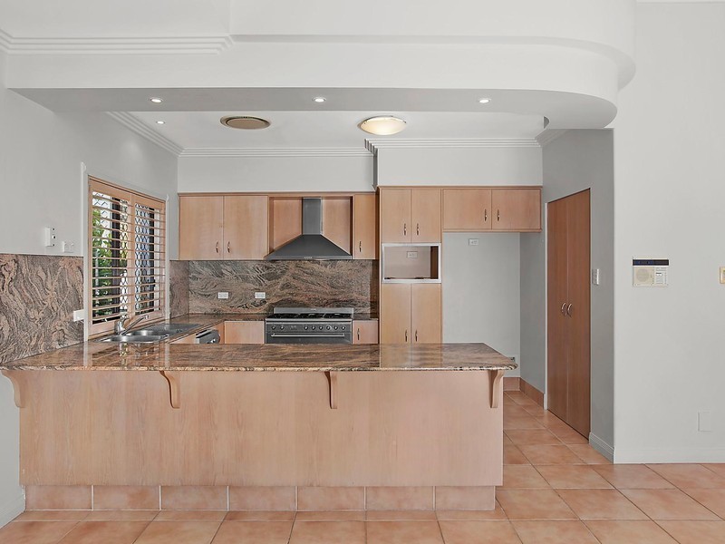 30 Deborah Avenue, Benowa Waters QLD 4217