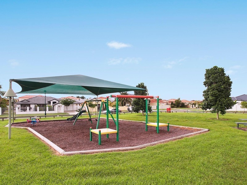 30 Deborah Avenue, Benowa Waters QLD 4217