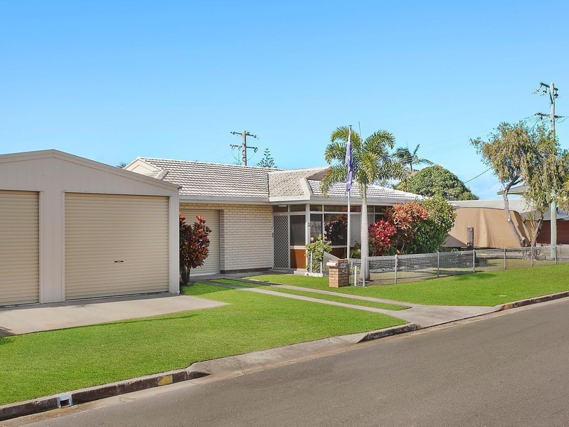 47 Stradbroke Street, Biggera Waters QLD 4216