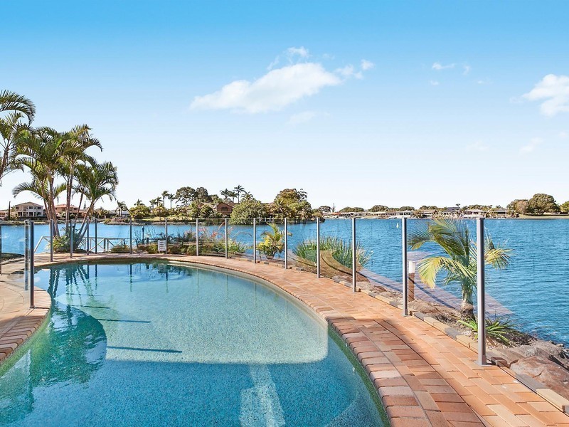 31 Pilot Court, Mermaid Waters QLD 4218