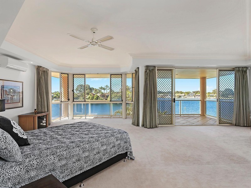 31 Pilot Court, Mermaid Waters QLD 4218