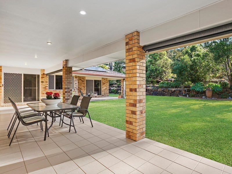 2/11 Woodlands Way, Parkwood QLD 4214