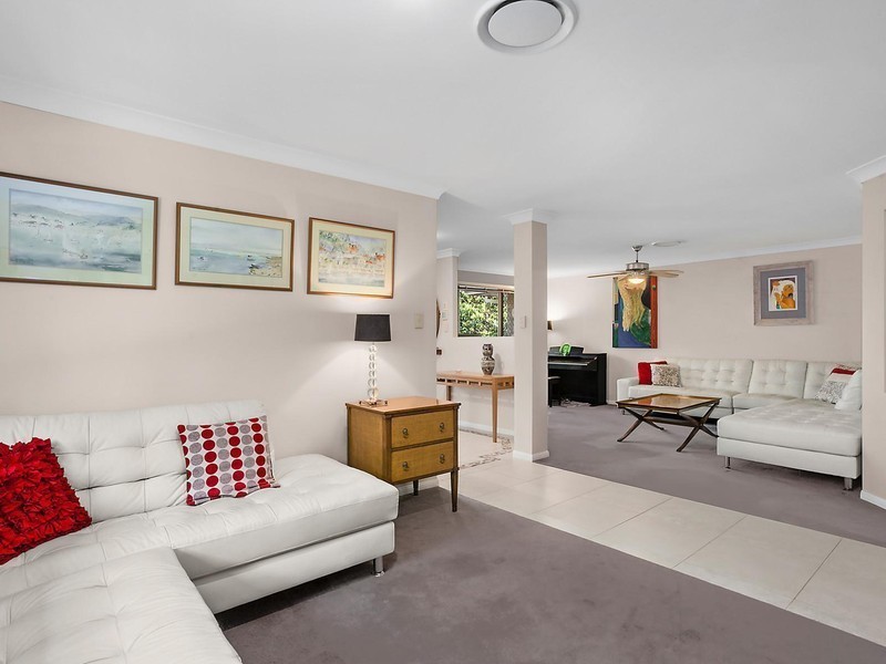 2/11 Woodlands Way, Parkwood QLD 4214