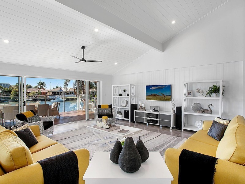 23 Pebble Beach Drive, Runaway Bay QLD 4216