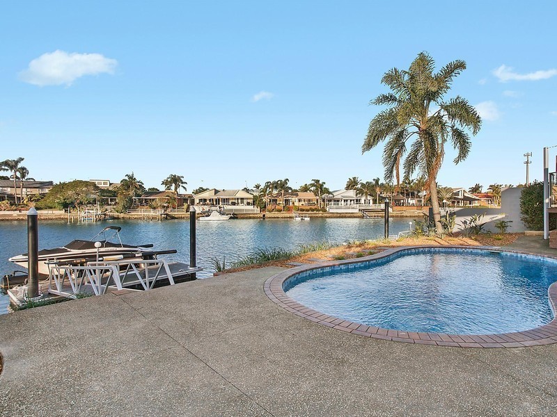 23 Pebble Beach Drive, Runaway Bay QLD 4216