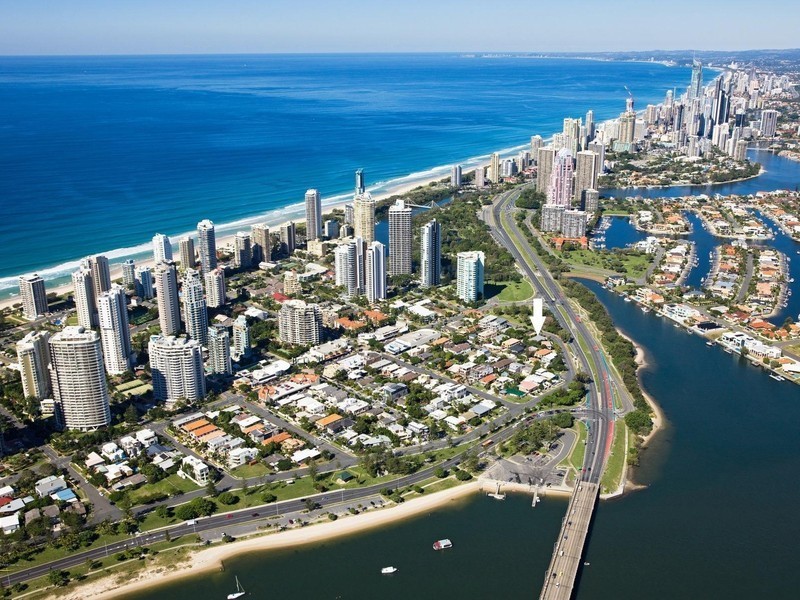 53 Breaker Street, Main Beach QLD 4217
