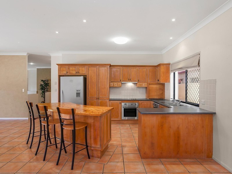 11 Jaeger Way, Benowa Waters QLD 4217