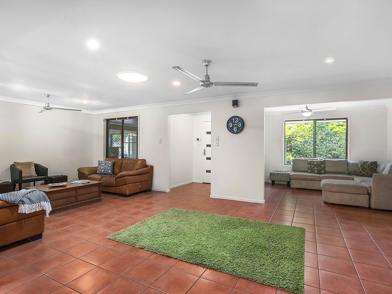10 Fuchsia Way, Gaven QLD 4211