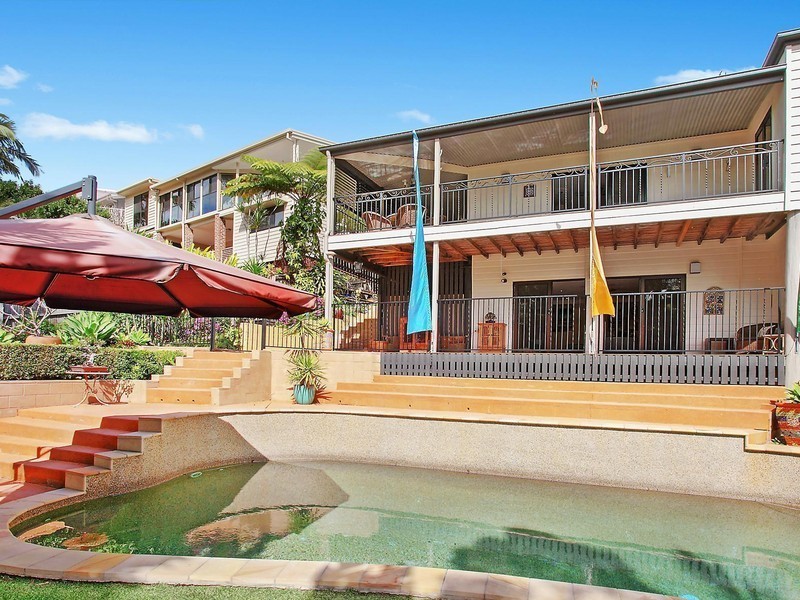 24 Amethyst Court, Carrara QLD 4211