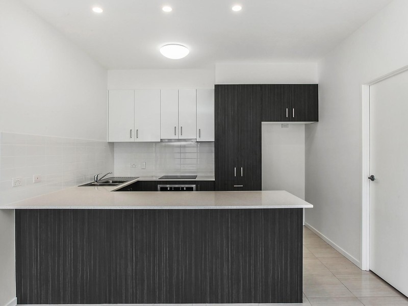 1, 2 and 3/128 Eugaree Street, Southport QLD 4215