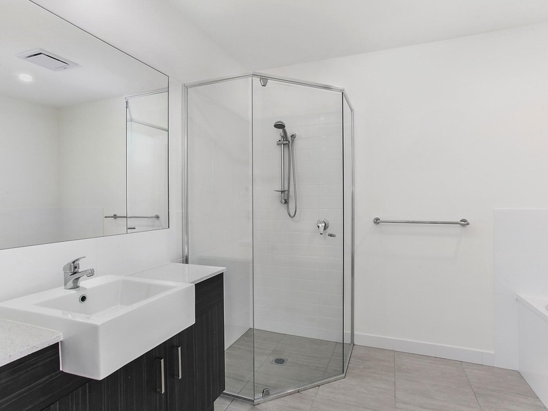 1, 2 and 3/128 Eugaree Street, Southport QLD 4215