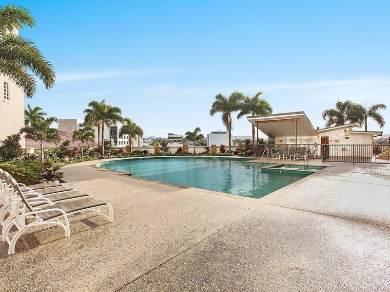 292/105 Scarborough Street, Southport QLD 4215