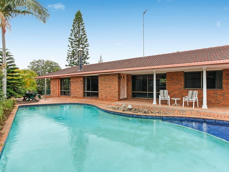 1 Argyle Crescent, Sorrento QLD 4217