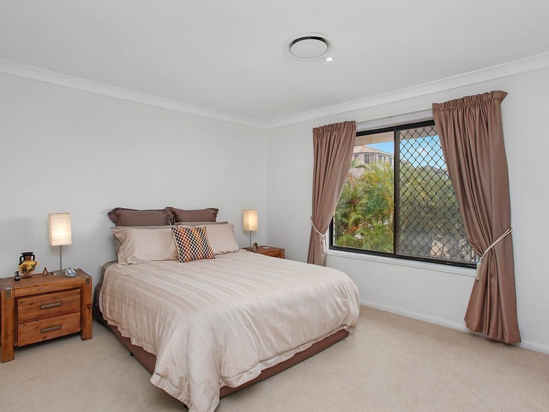 6 Tiger Drive, Arundel QLD 4214