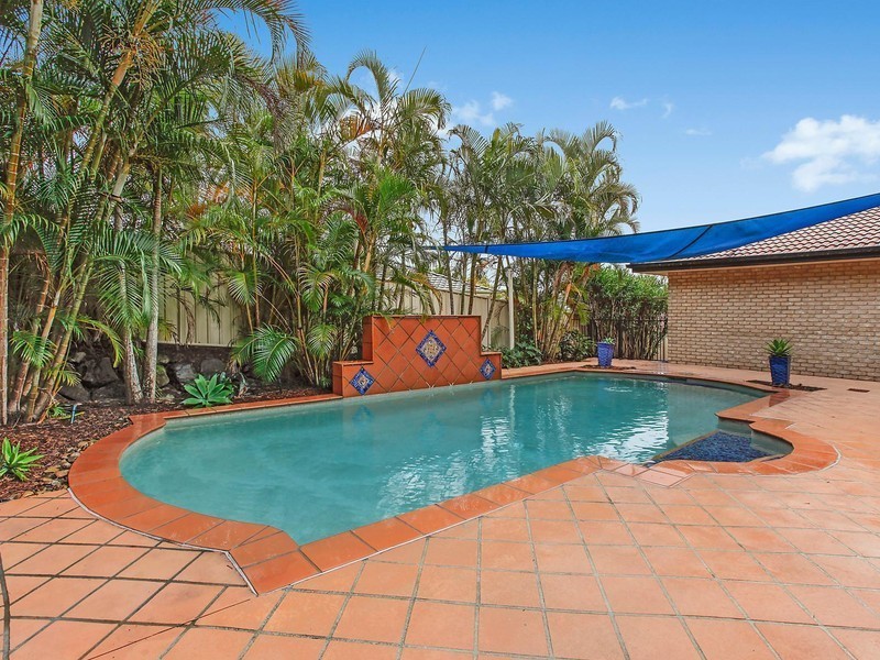 6 Tiger Drive, Arundel QLD 4214