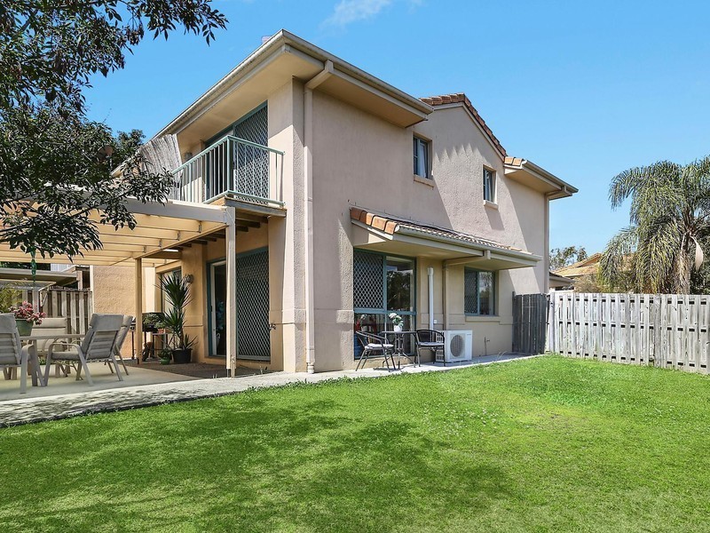 1/121 Greenacre Drive, Parkwood QLD 4214