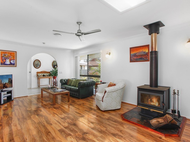 9 Sumach Place, Palm Beach QLD 4221