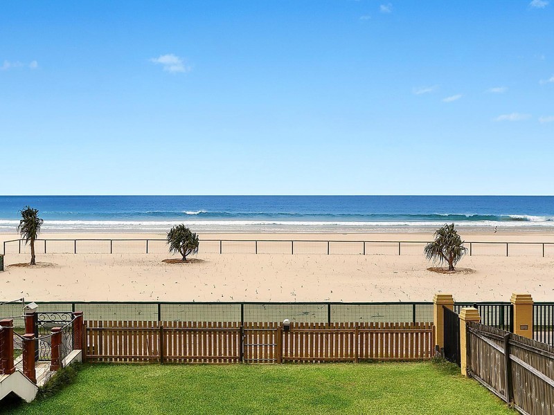 504 The Esplanade, Palm Beach QLD 4221