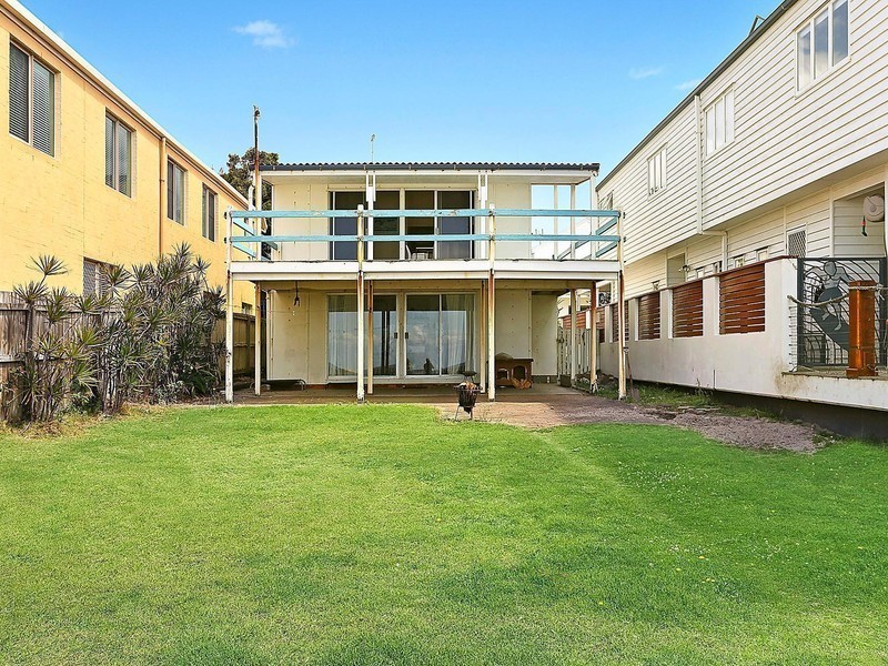 504 The Esplanade, Palm Beach QLD 4221