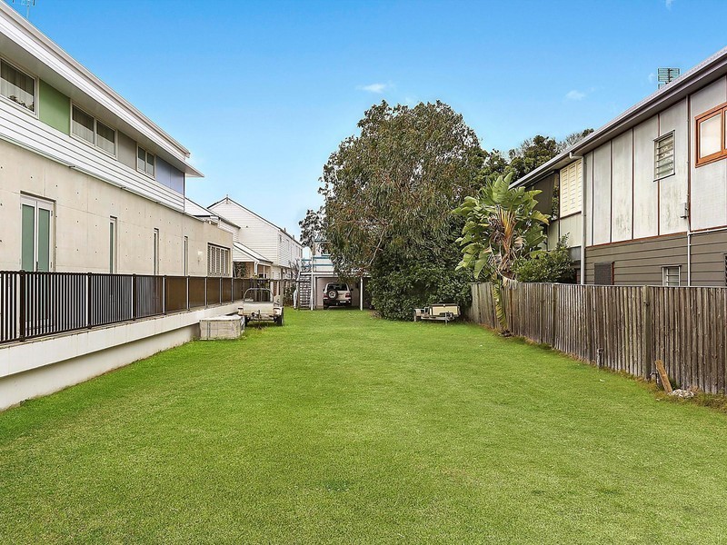 504 The Esplanade, Palm Beach QLD 4221