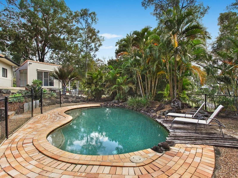 68 Riverdowns Crescent, Helensvale QLD 4212