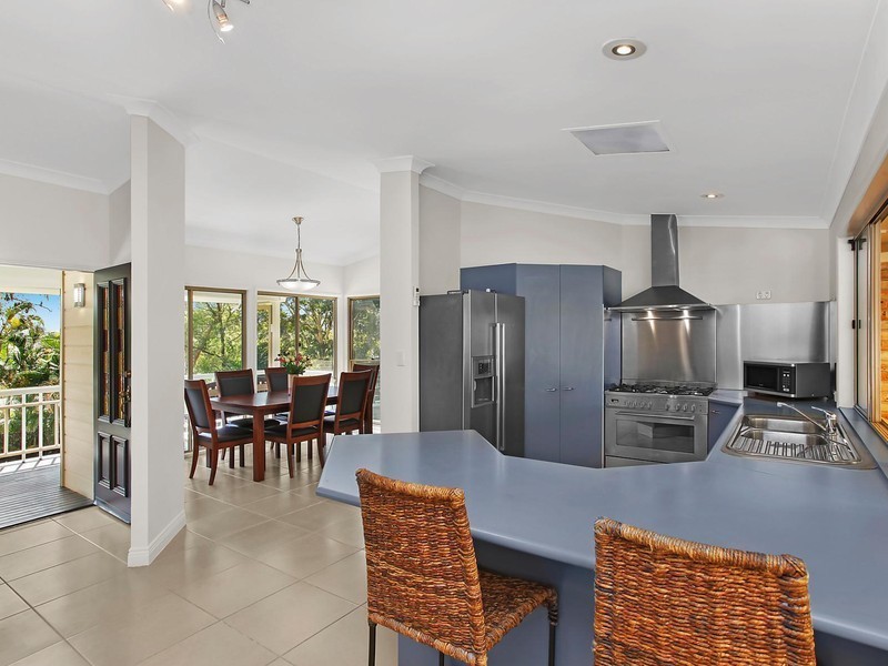 68 Riverdowns Crescent, Helensvale QLD 4212