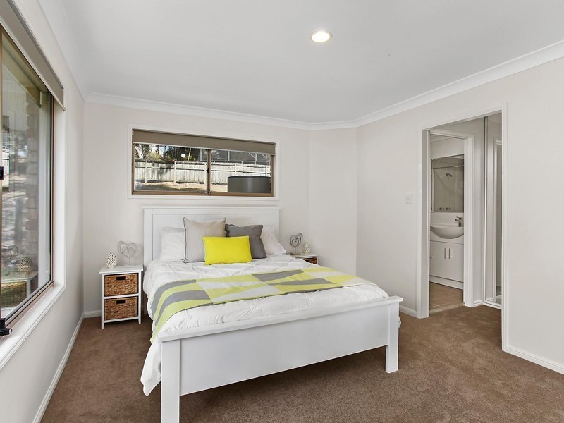 68 Riverdowns Crescent, Helensvale QLD 4212