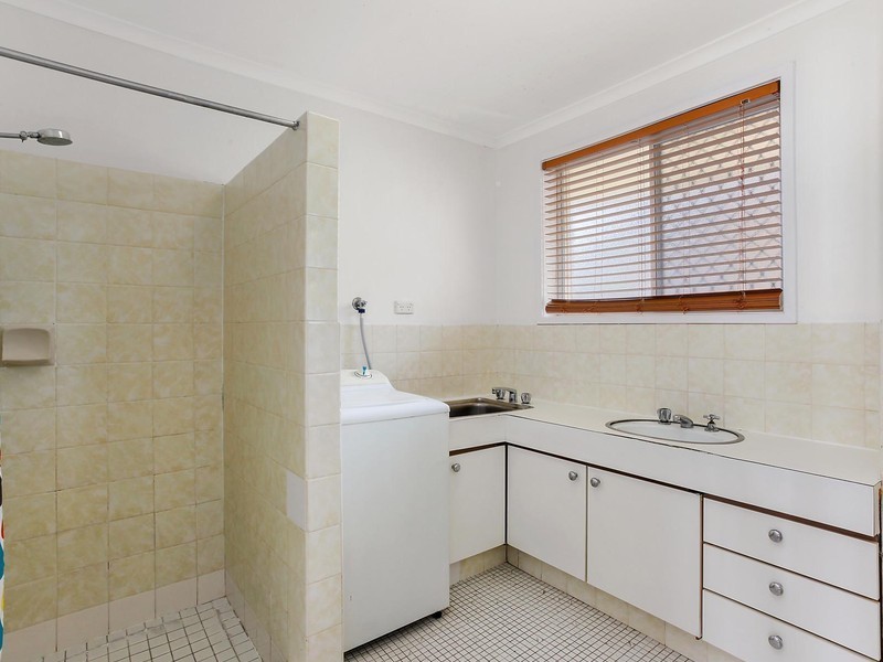 4/11 Rosewood Avenue, Broadbeach QLD 4218